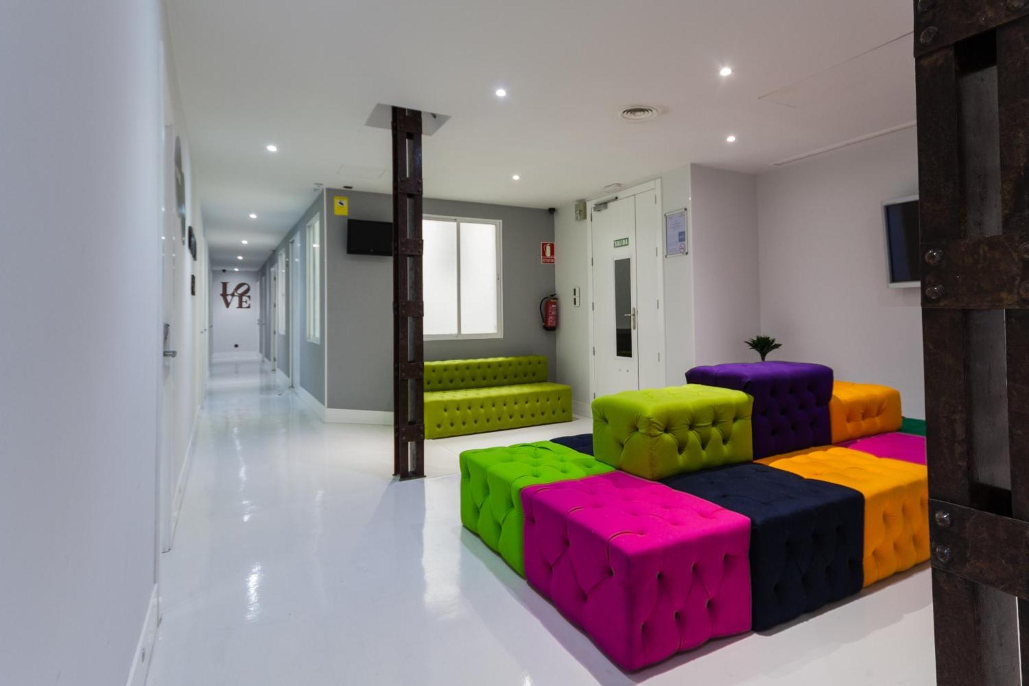 Hostal Gran Via 44 Мадрид Экстерьер фото
