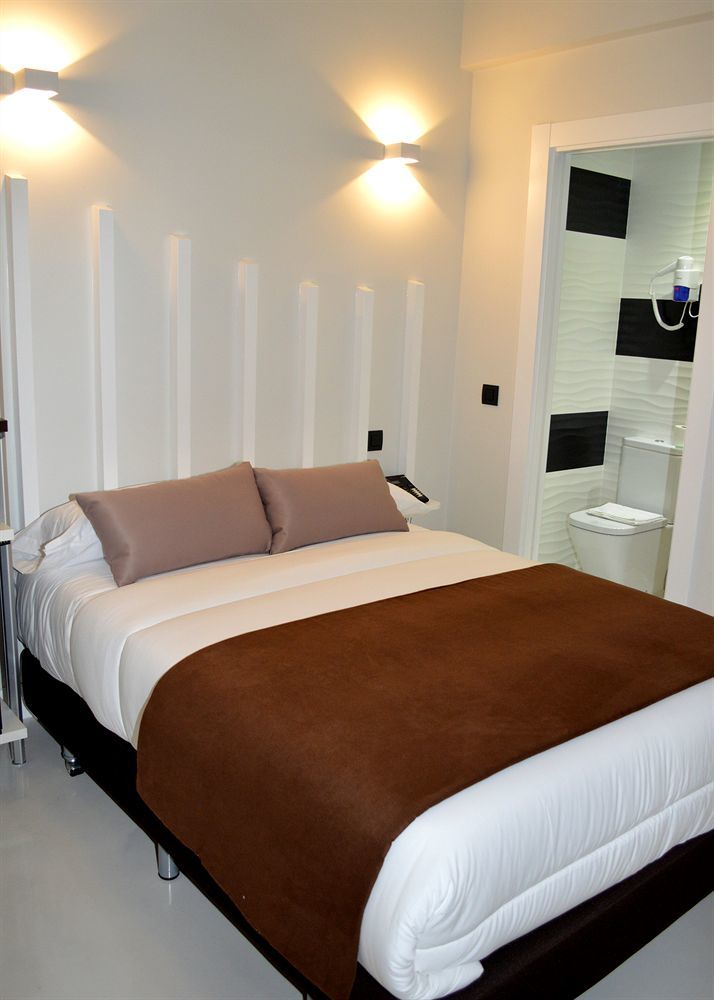 Hostal Gran Via 44 Мадрид Экстерьер фото