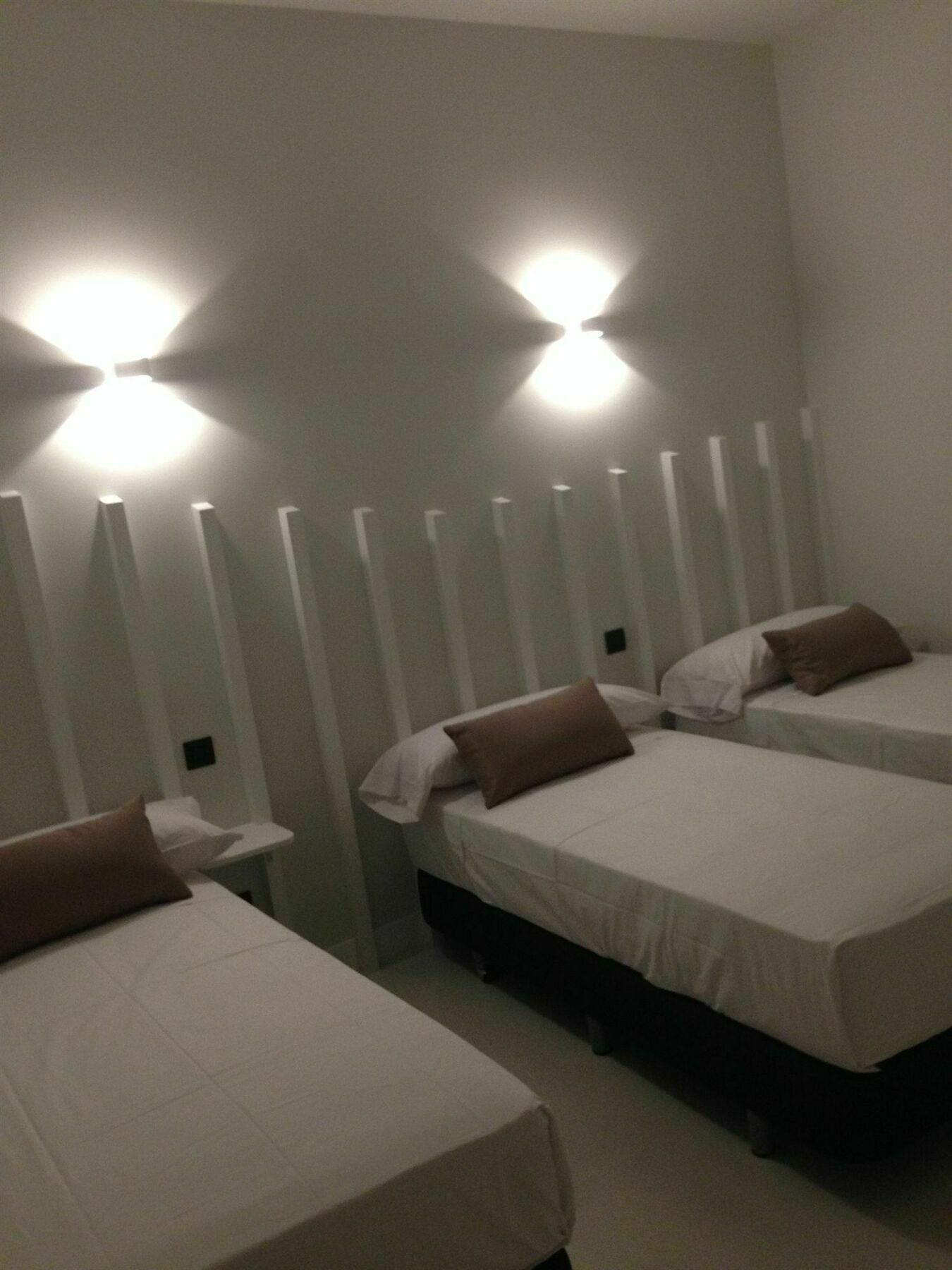 Hostal Gran Via 44 Мадрид Экстерьер фото